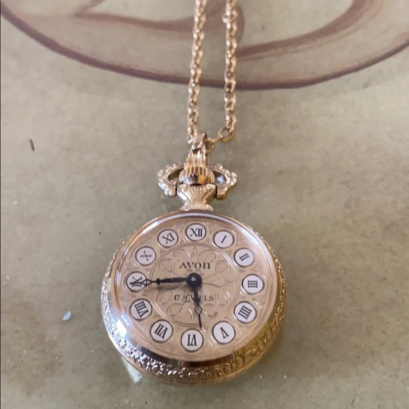 Avon designer 17 jewel watch with chain and case - Picture 4 of 12